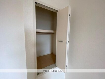 ピア六条[2LDK/56.78m2]の収納