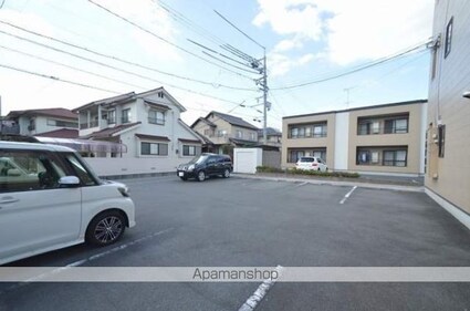 フォブールＱＵＡ　Ｂ棟[2LDK/60.5m2]の駐車場3