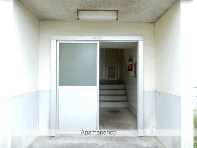ビレッジハウス仁賀保3号棟の玄関写真
