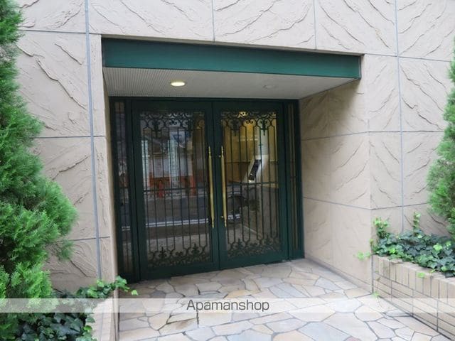 フォルトゥナ日本橋の玄関写真