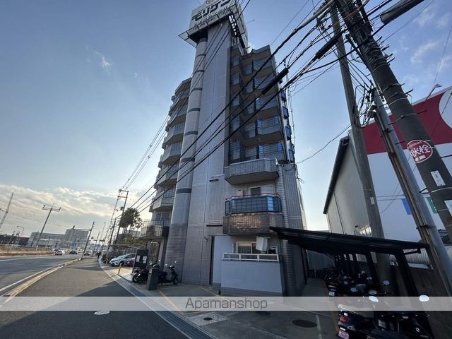 ロータリーマンション出口の外観写真