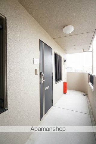 アヴニール愛野の玄関写真