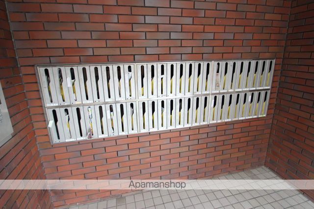 潮ハイツの玄関写真