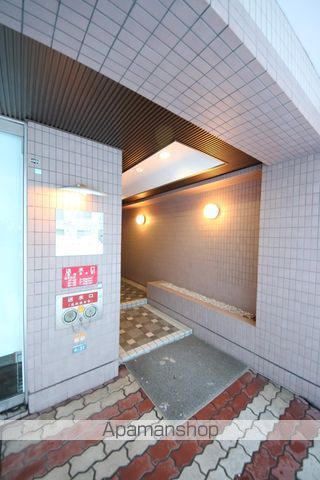 ウィンダムコートの玄関写真