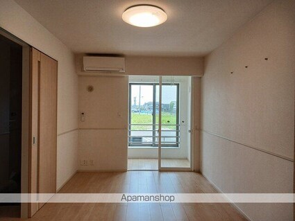 ヴィラスイート・ｃｏｔｏ　Ⅱ[1LDK/50.03m2]のリビング・居間