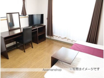 ＲＥＡＬＩＺＥ新宿[1K/25.61m2]のリビング・居間