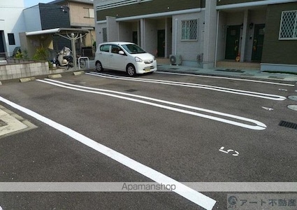 愛媛県松山市余戸東１丁目[2LDK/51.9m2]の駐車場2