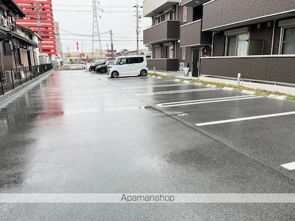ベルコート川崎[1LDK/43.94m2]の駐車場1