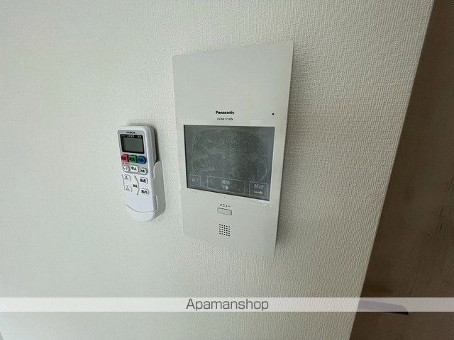 セオリー大阪EAST DOORの内装写真