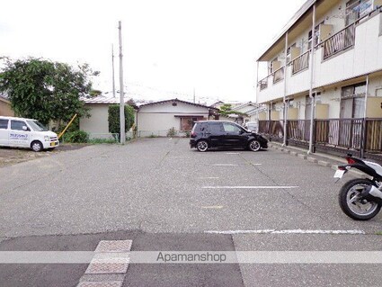 マンション中野[1K/25.52m2]の駐車場1