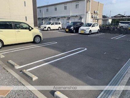 レオネクストミルアージュ[1R/31.82m2]の駐車場3