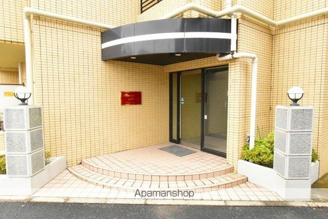 フェニックス厚木の玄関写真