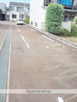 イーストガーデン[1DK/40.39m2]の駐車場1