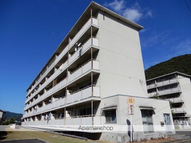 ビレッジハウス宇甘川1号棟の玄関写真