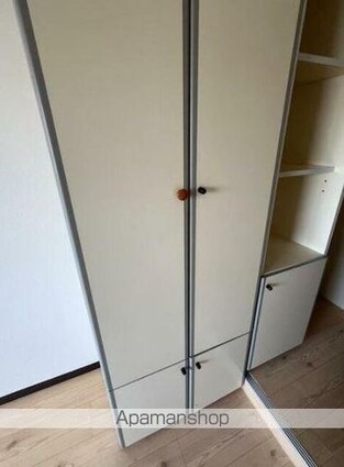 メゾン・ド・栗林公園[1R/18m2]の収納