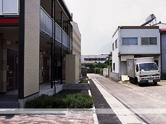 レオパレスウッズ春日の玄関写真