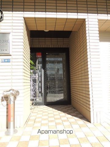 ビルトモア西新宿の玄関写真