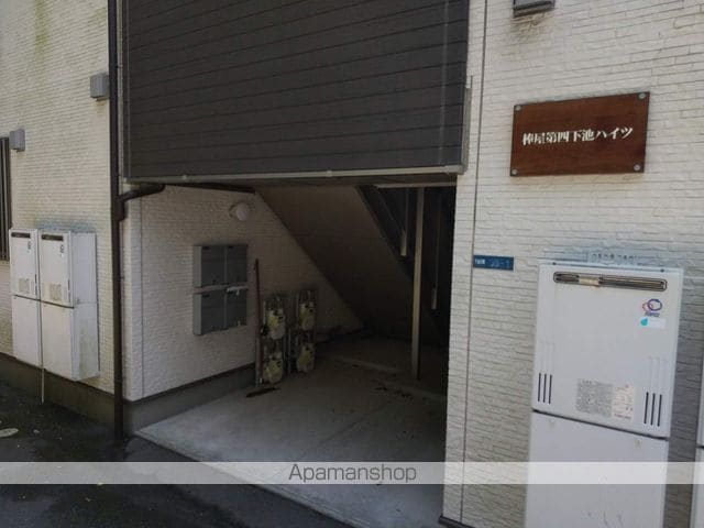 棒屋第四下池ハイツの玄関写真