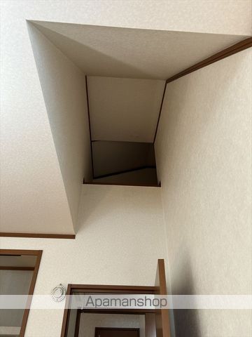 サラティ2の内装写真