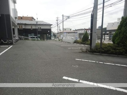 サンヴァーリオ小松島[1K/24.82m2]の駐車場