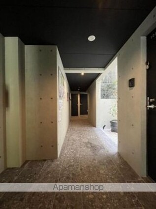 ルクレ東新宿（旧ＡＬＥＲＯ新宿）[1R/26.66m2]のロビー