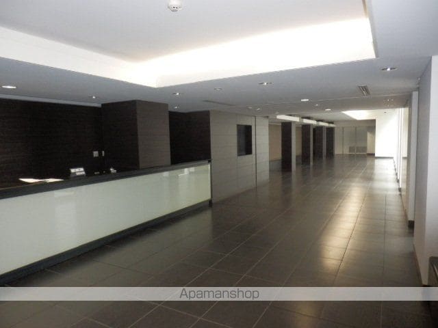 ＰＲＩＭＥ　ＵＲＢＡＮ　東中野　ＣＯＵＲＴ[3LDK/82.92m2]の共用部1