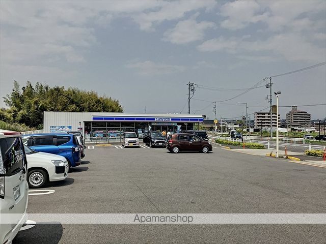 ロイヤル長草の周辺写真
