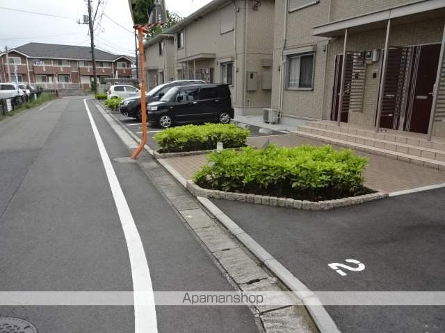 ファヴォーレⅡ[2LDK/61.69m2]の駐車場