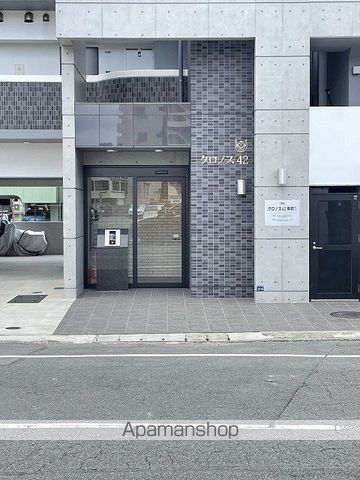 クロノス42新町Vの玄関写真