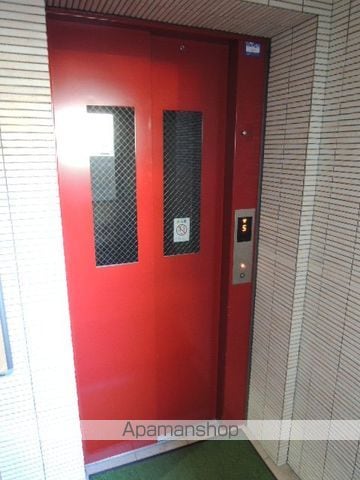 ナンディーヌトレーズのその他写真