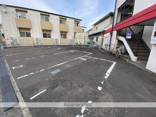 ラポールビル[1DK/26.28m2]の駐車場2