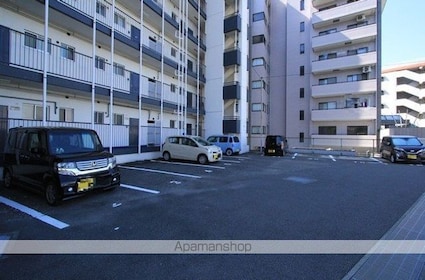 西岡プラザ[2LDK/51.03m2]の駐車場3