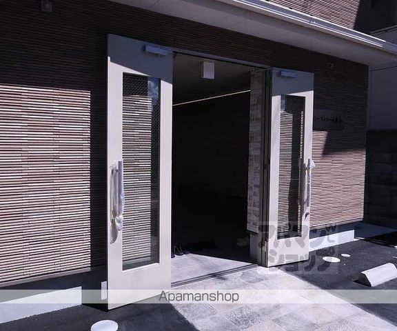 イーストコート東山の玄関写真