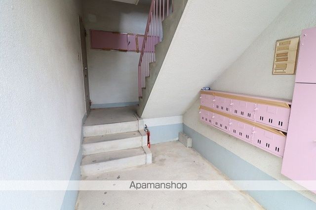 辻マンションの玄関写真