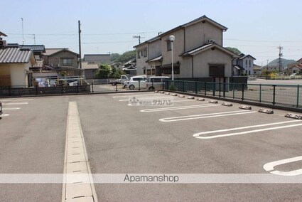 広島県福山市大門町１丁目[1LDK/52.99m2]の駐車場1