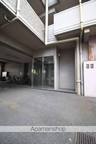 アークハイツ内山下の玄関写真