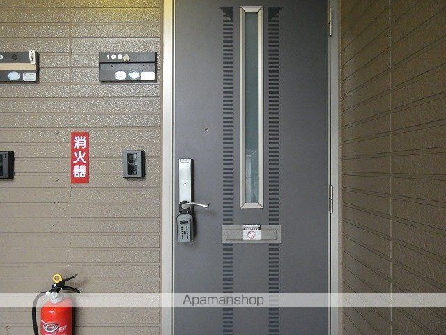 ヴィラフローラIIの玄関写真