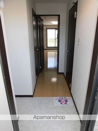 レジデンス四ヶ郷[1R/31.5m2]の玄関