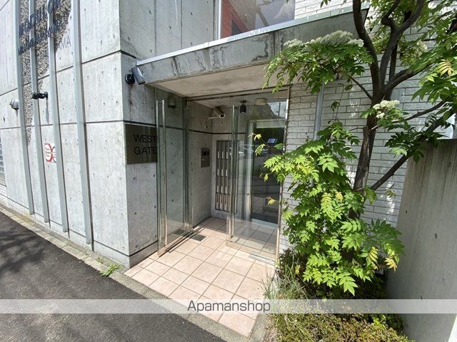 MODULOR南円山の玄関写真