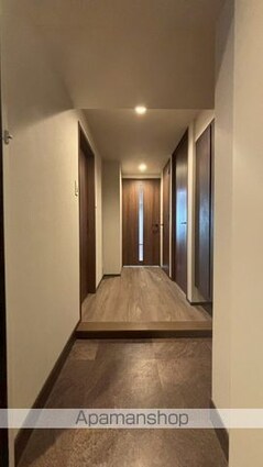 ラグゼナ八王子寺町[2LDK/67.45m2]の玄関