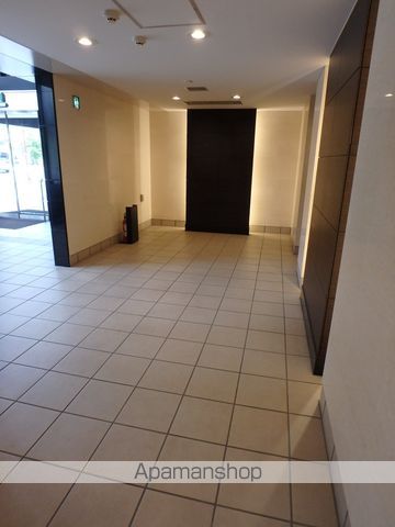 コンフォリア大宮の玄関写真