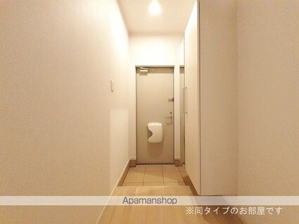 パディーエステート中ノ原　Ｂ[1LDK/50.01m2]の玄関