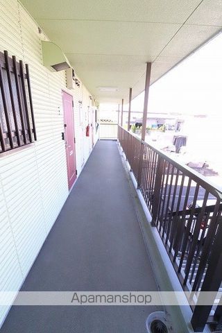 ルーチェ三ッ藤の玄関写真