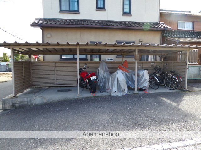コーポエルノリタケ Aの玄関写真