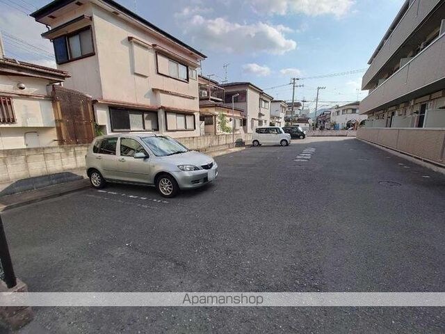 サウスメゾンエーデルワイス[1LDK/41.95m2]の駐車場2