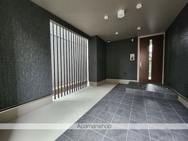 LIENTO北沢の玄関写真