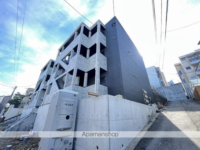 アドバンス香椎参道A棟B棟の玄関写真