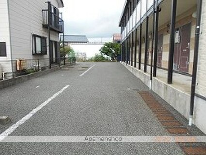 レオパレスエクセル[1K/21.81m2]の駐車場2