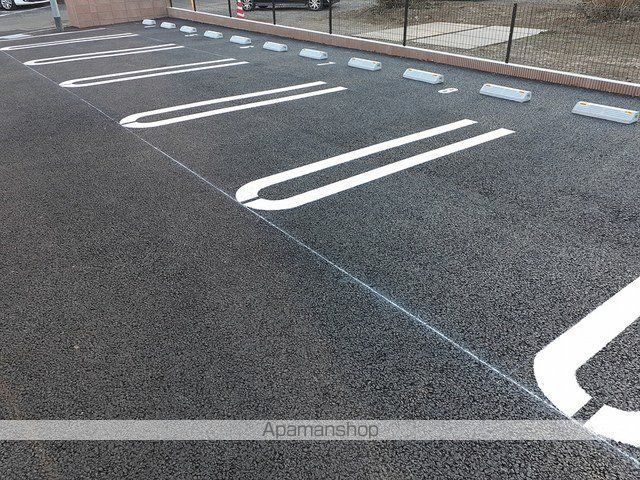 パーク・ヒルズ利根 四番館の外観写真