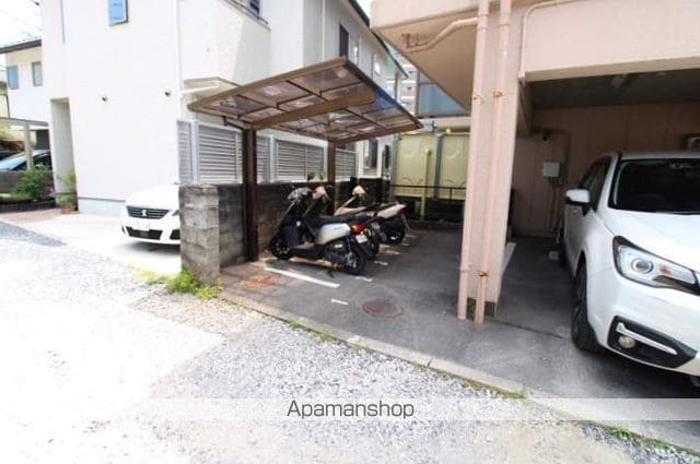 西原マンションの玄関写真